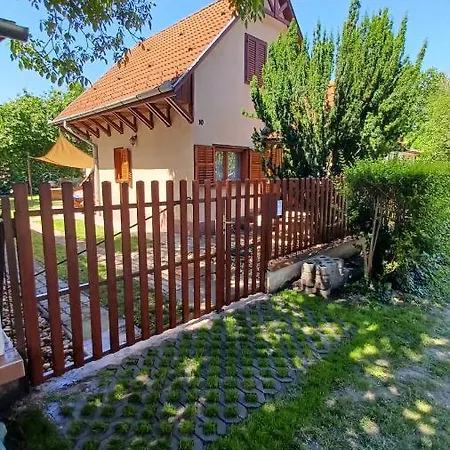 Relax Ii. Vendeghaz Prázdninový dům *